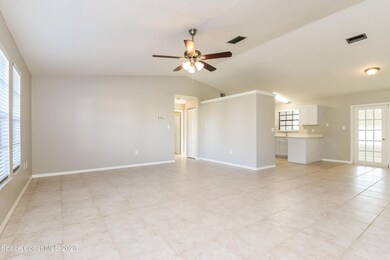 018-photo-living-room-12482752