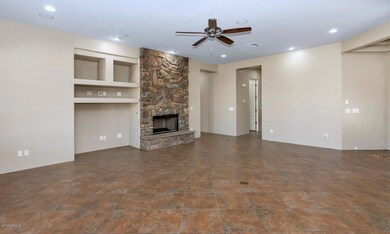 1920 E Latona Rd-large-006-20-Main Livin