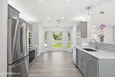 8199 Cayuga Trail W, Jacksonville, FL 32244 - photo 6