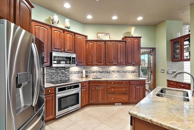 Harborfront Plaza unit 23, Ludington, MI 49431 - photo 6