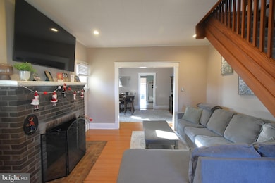 639 C Ave, Feasterville Trevose, PA 19053 - photo 3