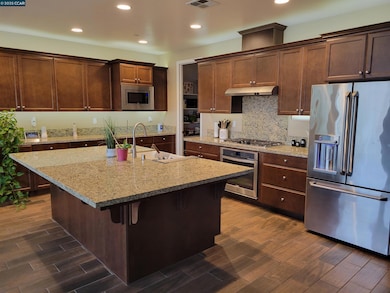 1367 Bellerose Ct, Brentwood, CA 94513 - photo 7