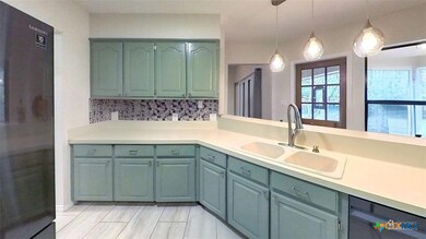 111 Clydesdale Dr, San Marcos, TX 78666 - photo 4