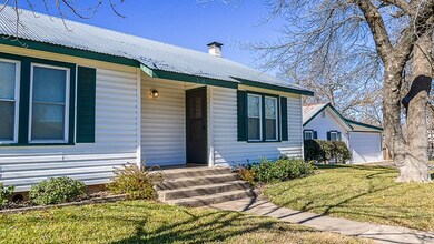 516 St Geralda St, Fredericksburg, TX 78624 - photo 2