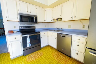 16 E Emaus Ave, Allentown, PA 18103 - photo 2