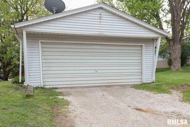 1340 W 38th St, Davenport, IA 52806 - photo 4