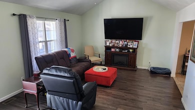 852 Tomahawk Ct, Marshfield, MO 65706 - photo 2