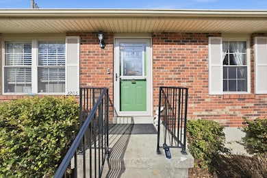 3205 Elk Lake Ct, Lexington, KY 40517 - photo 2