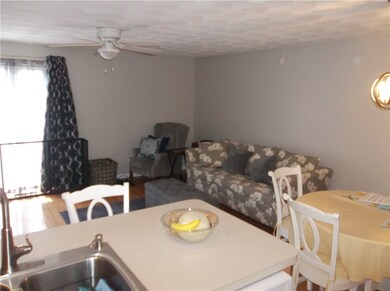 Kitchen peninsula has seating for breakfast.