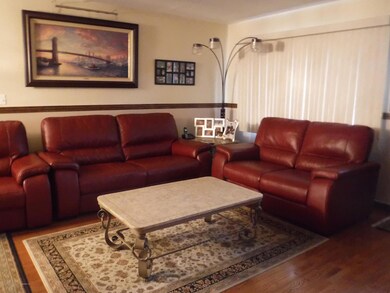 308 Chesterton Ave, Staten Island, NY 10306 - photo 4