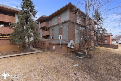 02-Exterior Front-DW-6560