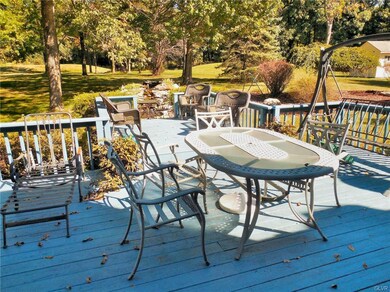 SPACIOUS DECK