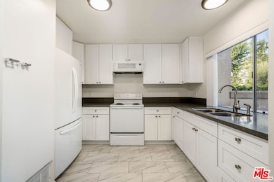 18524 Mayall St unit D, Northridge, CA 91324 - photo 5