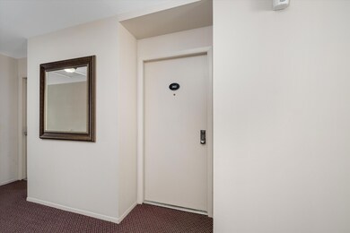 05-3895 Lone Pine Rd Unit 302 West Bloom