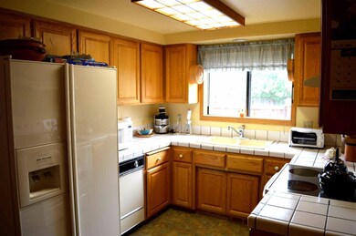 2836 Crystal Dr, Medford, OR 97504 - photo 5