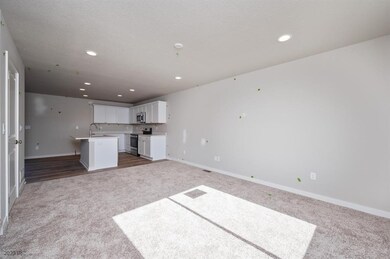 2424 Whispering Ridge Dr, Des Moines, IA 50320 - photo 5