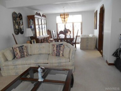 985 Thomas Fox Dr E, North Tonawanda, NY 14120 - photo 3