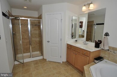 25030 Graywacke Dr, Stone Ridge, VA 20105 - photo 2
