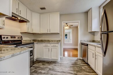 1110 Wycoff Ave, Jacksonville, FL 32205 - photo 2