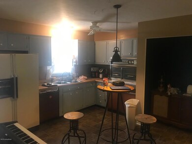 5406 Waltlee Ct, Louisville, KY 40291 - photo 5