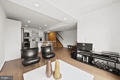 11585 Maple Ridge Rd, Reston, VA 20190 - photo 3