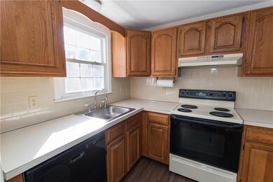 1175 Diamond Hill Rd unit 305, Woonsocket, RI 02895 - photo 4