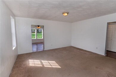 321 Sycamore St, Vandergrift, PA 15690 - photo 7