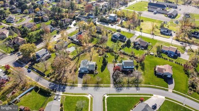 925 Denston Dr, Ambler, PA 19002 - photo 2