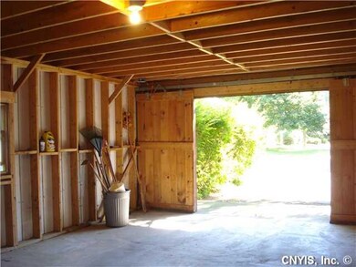 Parking Lot/Garage