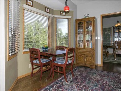 Bayed Breakfast Area with Lake View