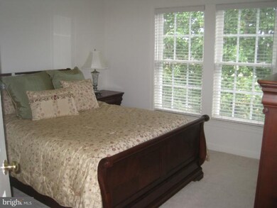 7118 Point Replete Cir, Fort Belvoir, VA 22060 - photo 3