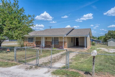 654 Old Airport Rd, Denison, TX 75021 - photo 2