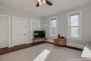 Upper Unit Front House
