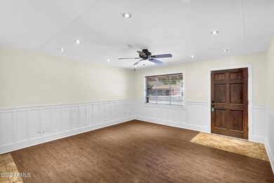 LR & Front entry w/wood floors