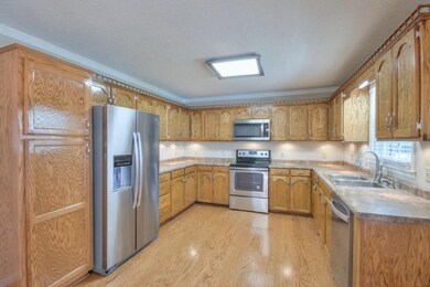 301 Southview Dr, Shelbyville, TN 37160 - photo 3