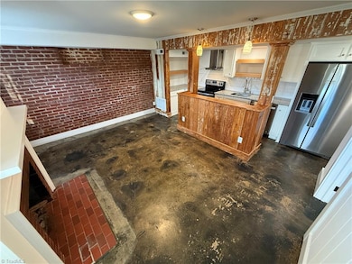 738 Summit St unit A, Winston-Salem, NC 27101 - photo 3