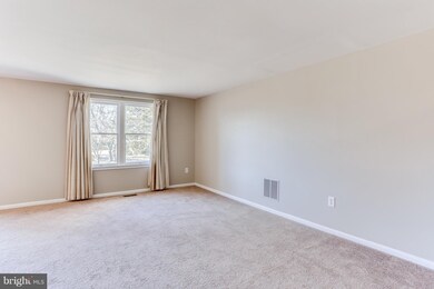 10633 Hesperian Dr, Laurel, MD 20723 - photo 5