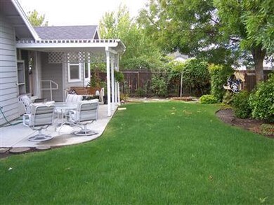 538 SW Leonard St, Grants Pass, OR 97526 - photo 2