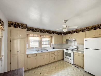 825 N 16th St, Mattoon, IL 61938 - photo 7