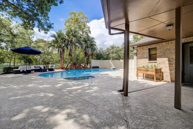 Another angle of swiming poo.