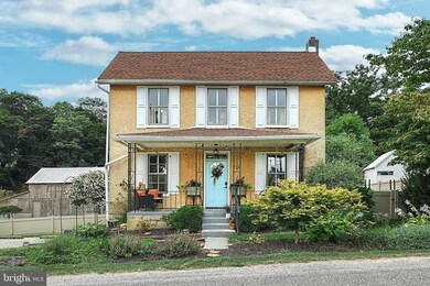 73 Mill St, Stewartstown, PA 17363 - photo 2