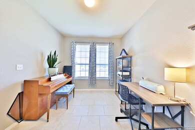 9922 Cowboy Ln, San Antonio, TX 78254 - photo 4