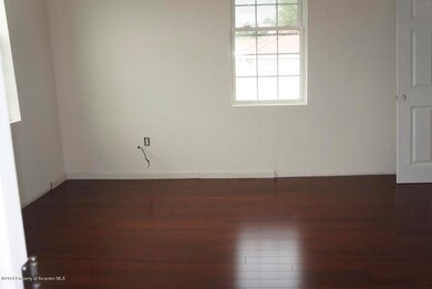 2027 Green Ridge 1st Floor St, Dunmore, PA 18509 - photo 3