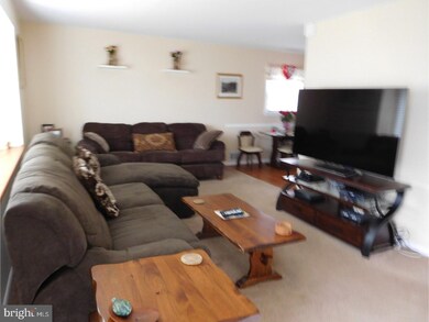 16 Tekening Way, Trenton, NJ 08690 - photo 3