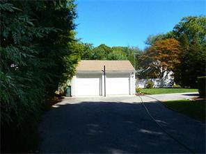 320 New Meadow Rd, Barrington, RI 02806 - photo 4