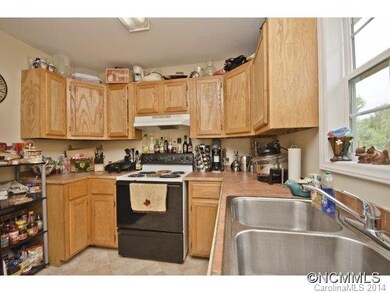 Oak kitchen cabinets