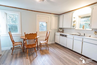 8258 N Dixie Hwy, Newport, MI 48166 - photo 7