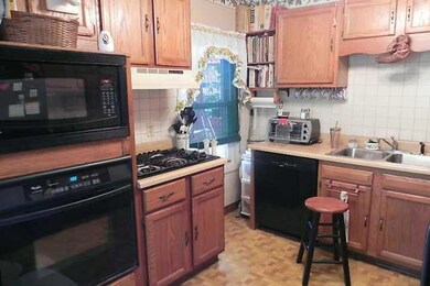 Kitchen. KITCHEN