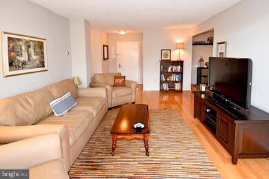 The Brittany unit 906, Arlington, VA 22204 - photo 3