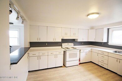 5 Seitz Ln unit B, Cos Cob, CT 06807 - photo 5